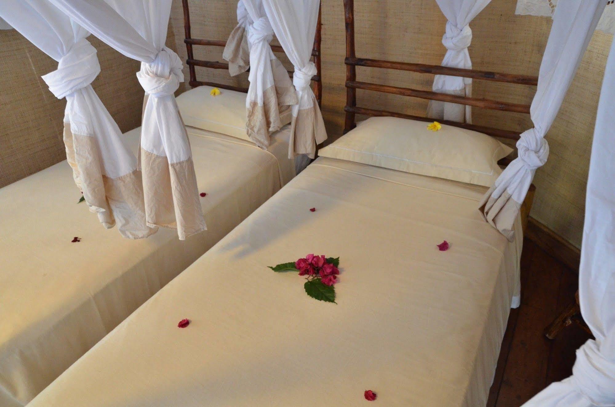 Auberge Le Maki Lodge Ampangorinana Esterno foto